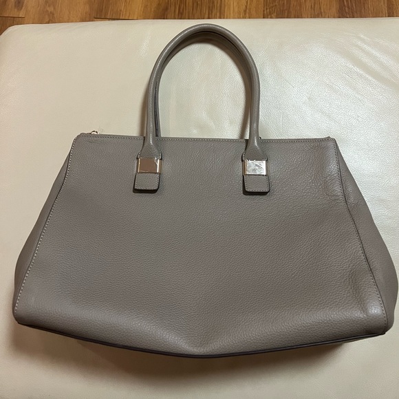 👜👜Furla pebbled leather tote bag with Removable shoulder straps. - Picture 6 of 16
